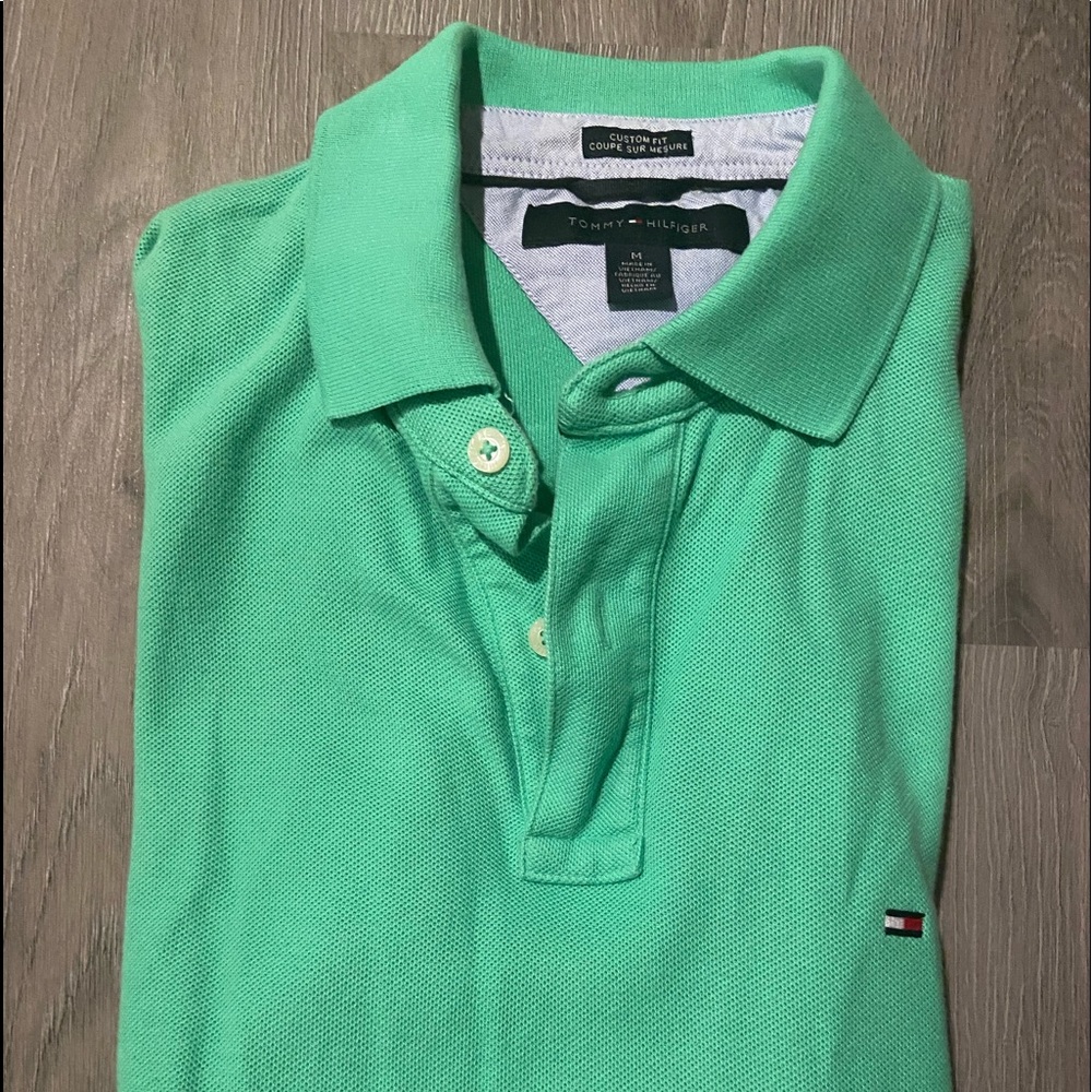 Men’s Tommy Hilfiger polo shirt size medium
